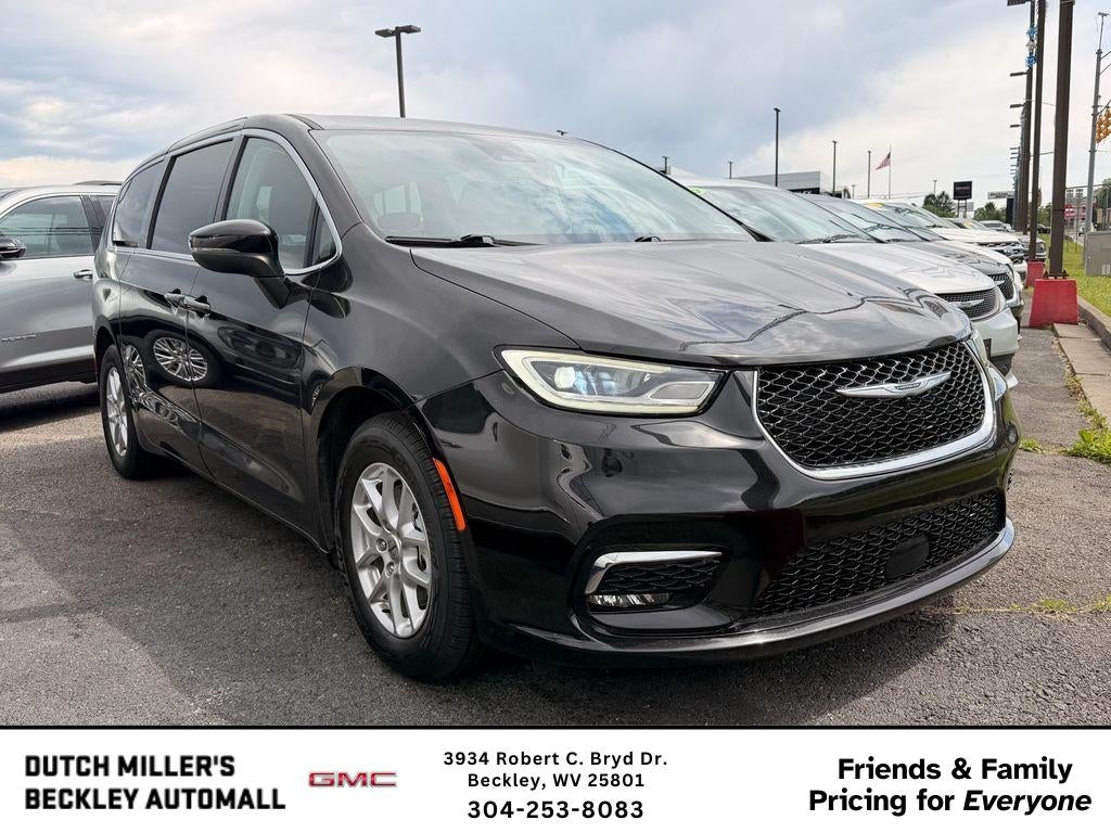 2023 Chrysler Pacifica Touring L in Black — front three-quarter view